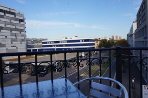 Terrace/patio - Hitrental Altstetten Apartments (Zürich)