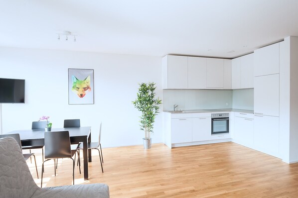 Microwave, dishwasher, coffee/tea maker, highchair - Hitrental Basel Apartments (Basel)