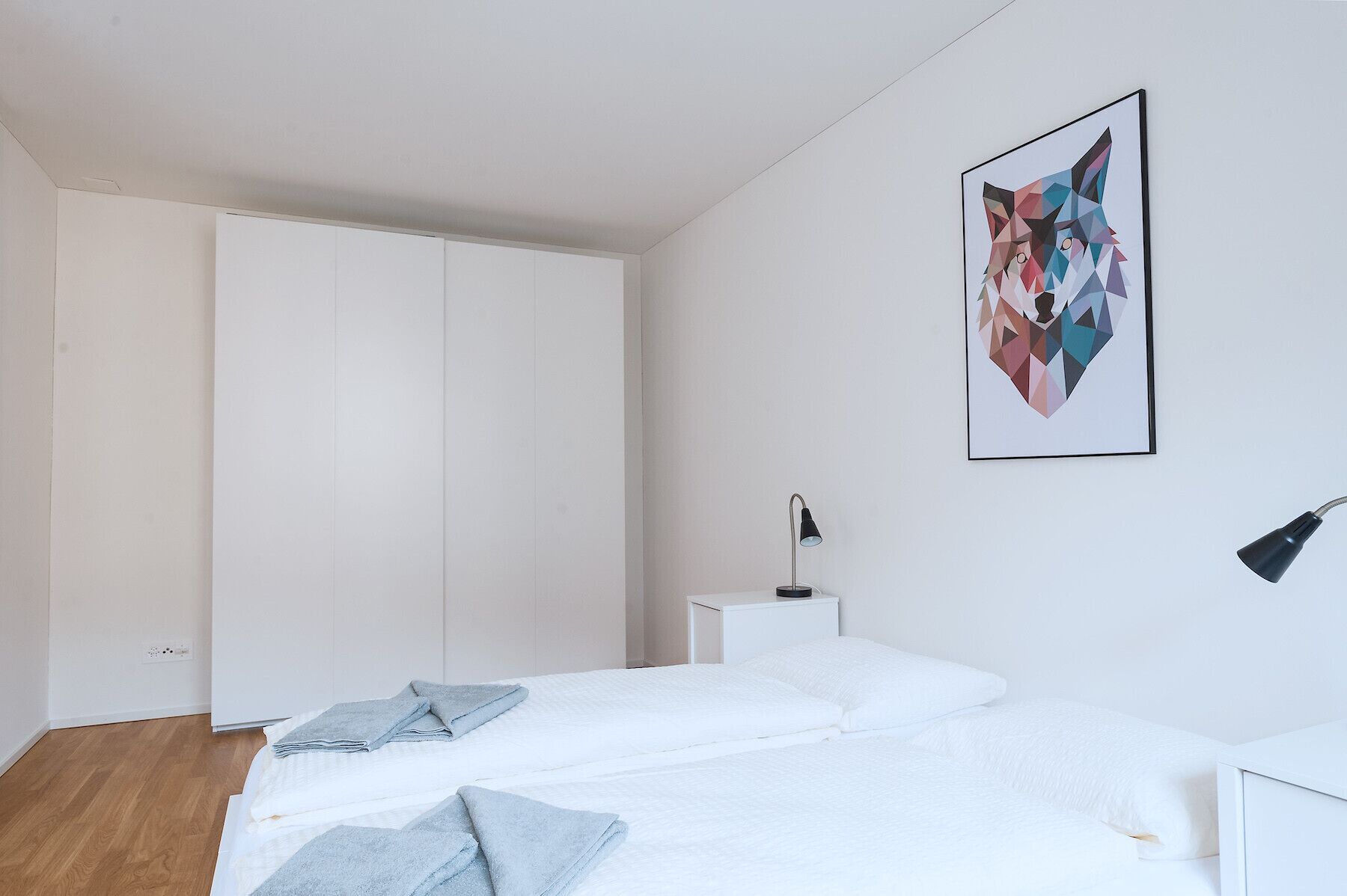 5 bedrooms, bed sheets