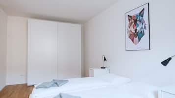 5 bedrooms, bed sheets