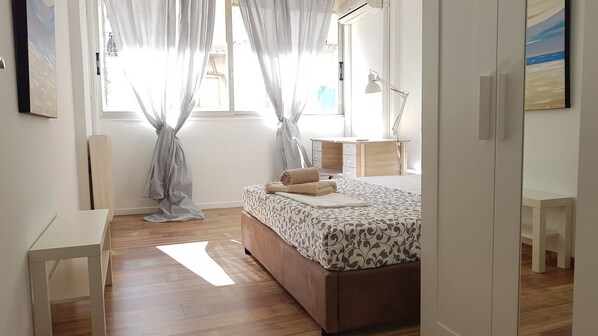 6 bedrooms, free WiFi, bed sheets