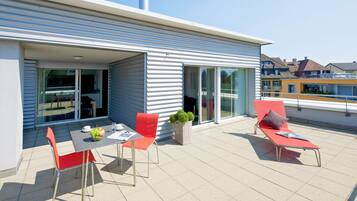 Apartment, 3 Bedrooms, Terrace, Lake View | Balcony