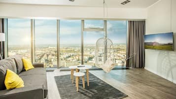 Business studio, 1 queensize bed, uitzicht op de stad, in toren | Luxe beddengoed, individueel gedecoreerd, individueel gemeubileerd