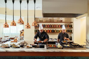 Desayuno buffet incluido todos los días 