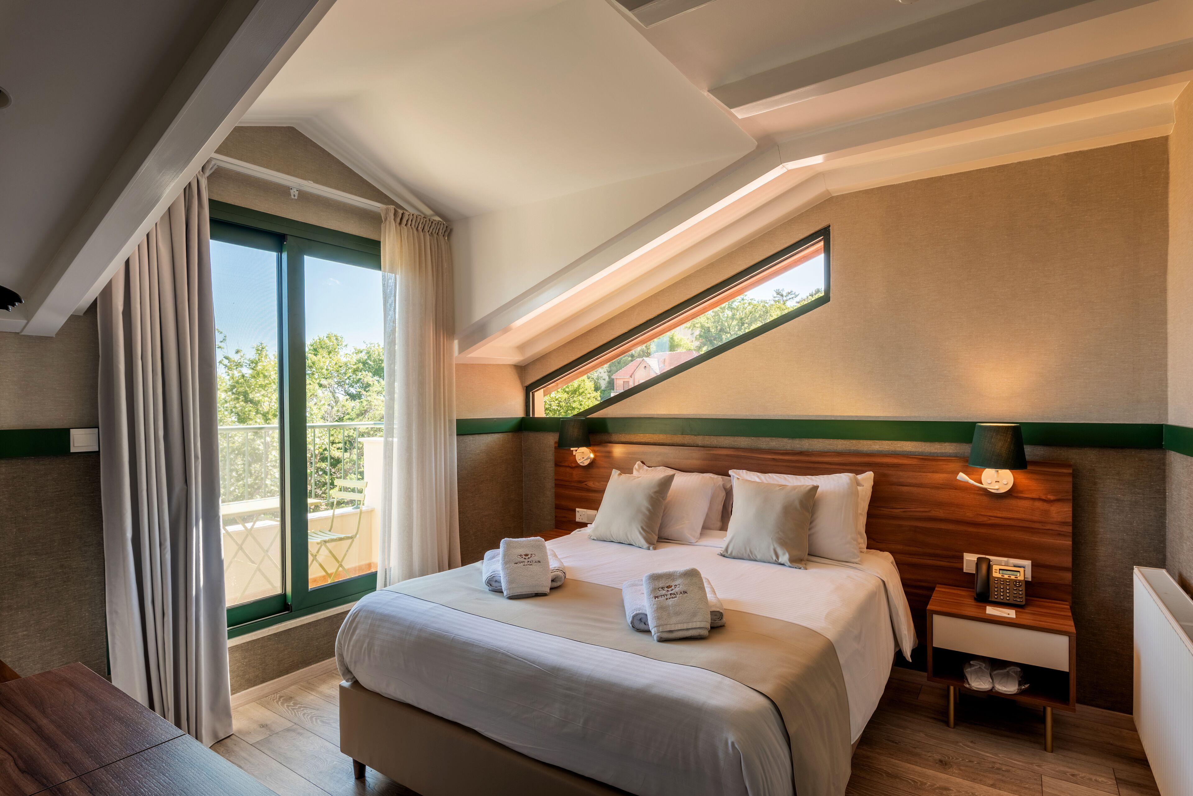 Premium bedding, minibar, in-room safe, desk