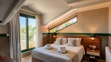 Premium bedding, minibar, in-room safe, desk