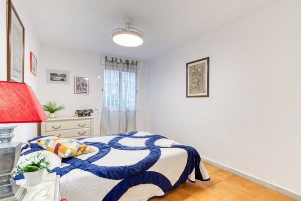3 bedrooms, iron/ironing board - DALLAS II B2F Canyelles Roses (Rosas / Roses)