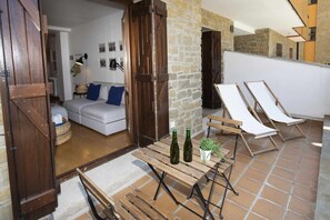 Interior - Blue PanticHandle by BeValle (Panticosa)