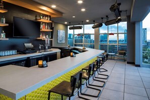 2 bars/lounges, rooftop bar - Hyatt House Tempe/Phoenix/University (Tempe)