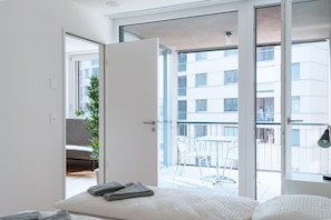 7 bedrooms, bed sheets - Hitrental Messe Apartments (Basel)