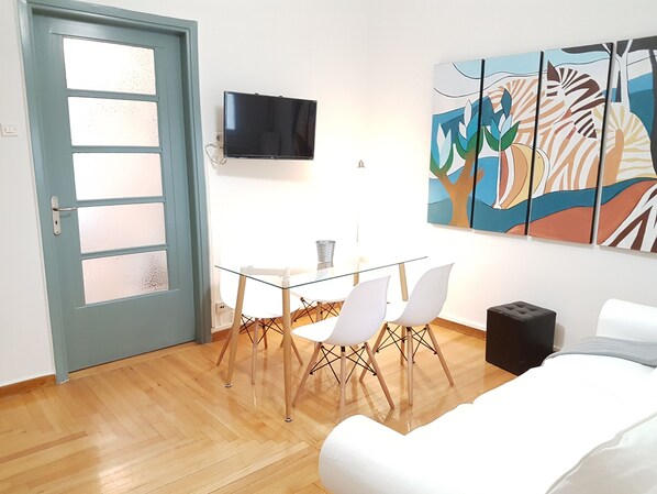 Apartment, 4 Bedrooms | Living area