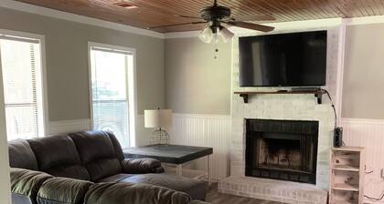 Rebel-Great cabin near upper lake at Sardis. Only 20 mins to Oxford