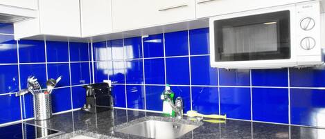 微波爐、洗碗機、咖啡機/沖茶器、兒童餐椅