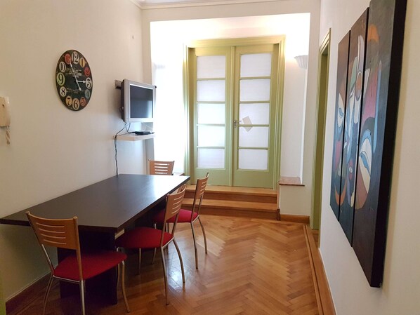 Apartment, 4 Bedrooms | Living area