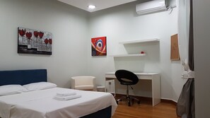 Apartment, 4 Bedrooms | 4 bedrooms, desk, soundproofing, free WiFi