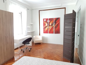 Appartement, 4 chambres | Coin séjour