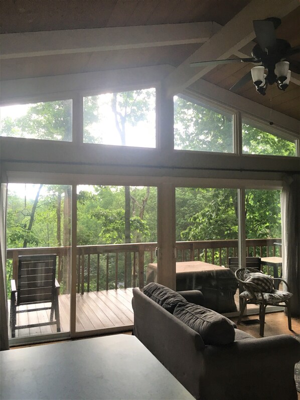 Smart TV, fireplace, DVD player, table football