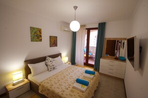 Apartment, 2 Bedrooms, Balcony | Iron/ironing board, free cribs/infant beds, travel crib, free WiFi - Casa Real (Sveti Vlas)
