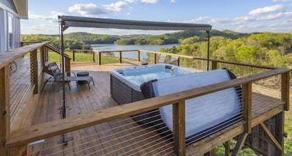 Lakefront Getaway at Swan Seymour w/ Kayaks
