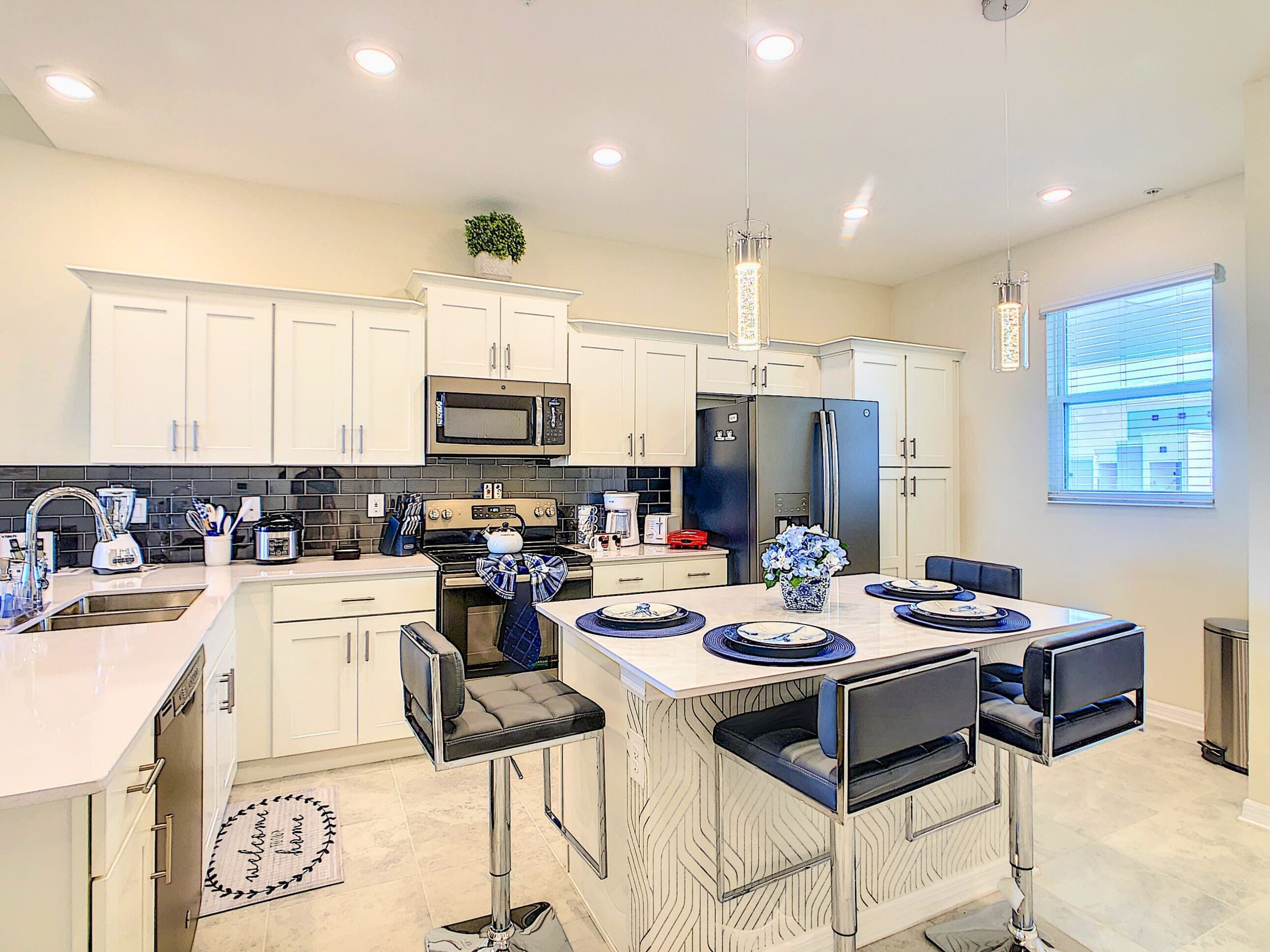 Geladeira, micro-ondas, fogão, cooktop