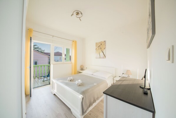 3 bedrooms, free WiFi, bed sheets