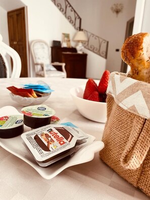 TV connectée de 32 pouces avec chaînes numériques, télévision