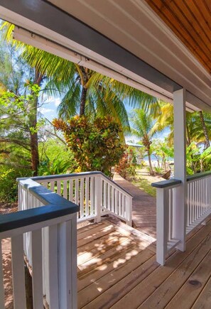 Property grounds - Dream Beach Home! Snorkel reef off 400' dock! (Roatan)