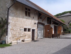 Exterior - House 2 bedrooms 5 persons 1 bathroom 65 m2 35 km Aix Les Bains (Arvière-en-Valromey)