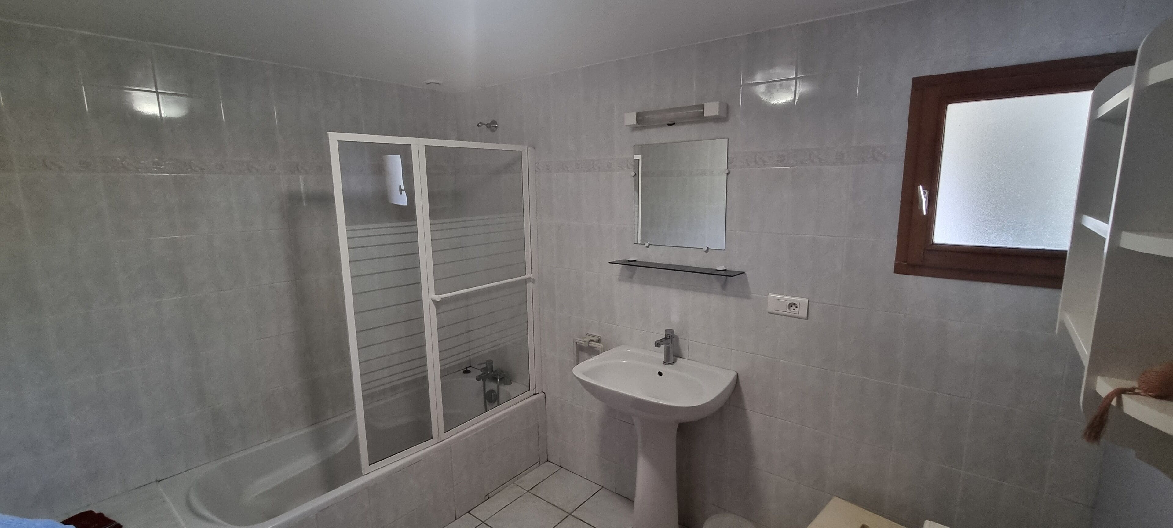 Bathtub, hair dryer, soap