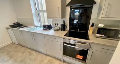 Disabled friendly 3 bedroom sea front apartment