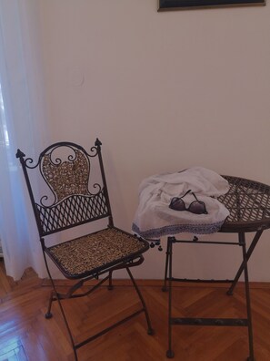 Daunenbettdecken, Schreibtisch, kostenloses WLAN, Bettwäsche