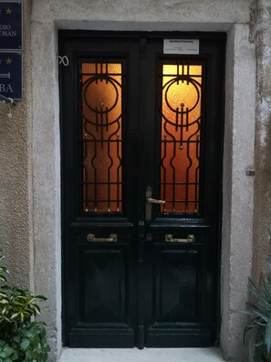 Front of property - Old Town Economy Apartments (Dubrovnik)