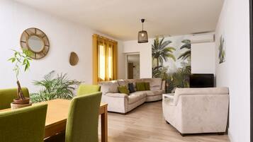 Televisie en een tafeltennistafel