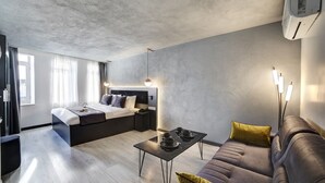 Deluxe Quadruple Room | Free WiFi, bed sheets - Seya Suites Hotel (Istanbul)