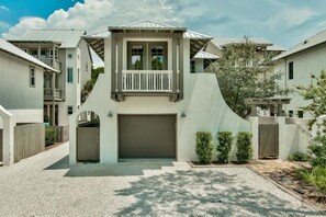 Exterior - 2 Adult Bikes! Carriage House! Short Walk to Rosemary! (Panama City Beach)