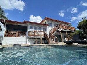 Piscine extérieure, piscine chauffée