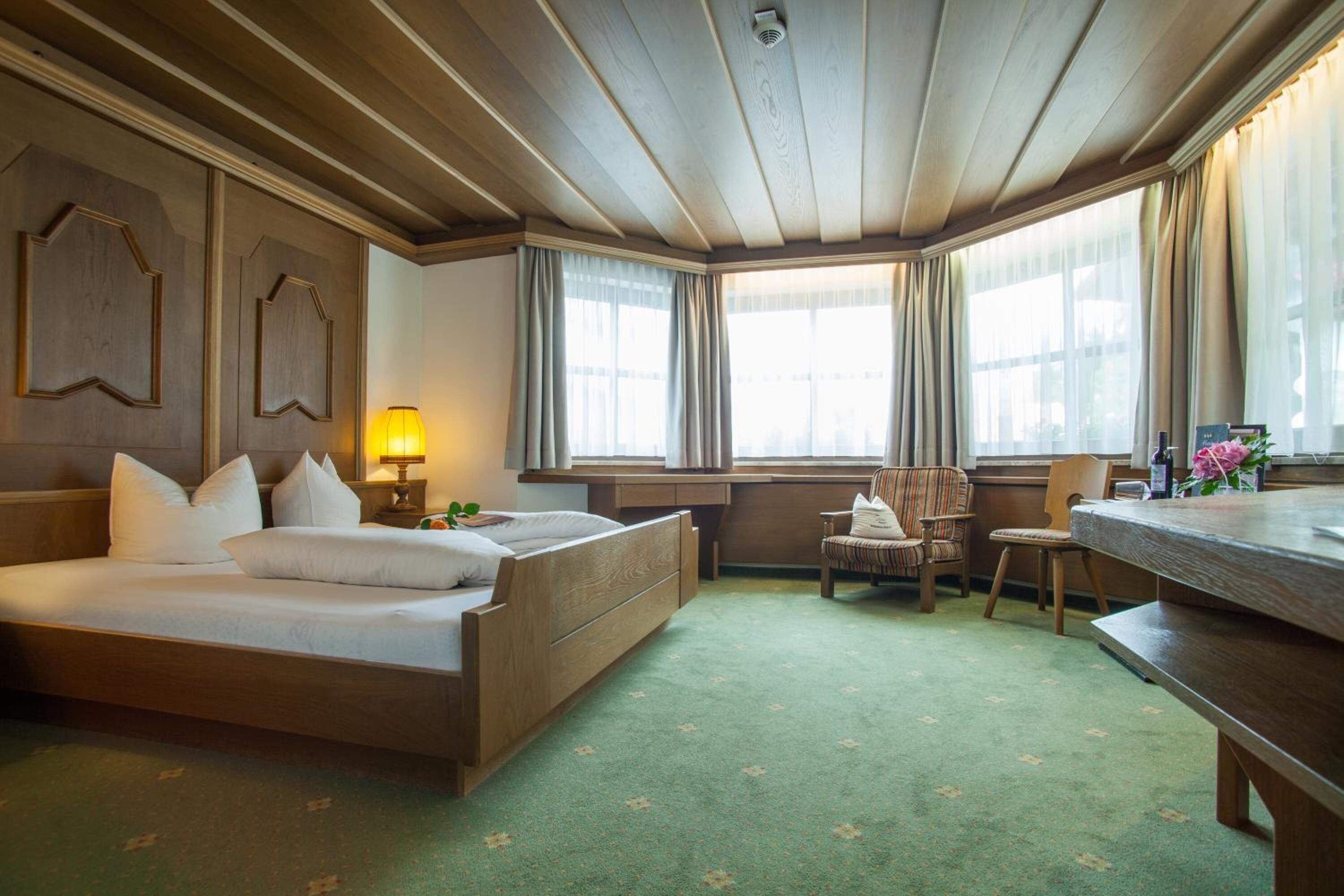 in-room safe, desk, free wifi, bed sheets