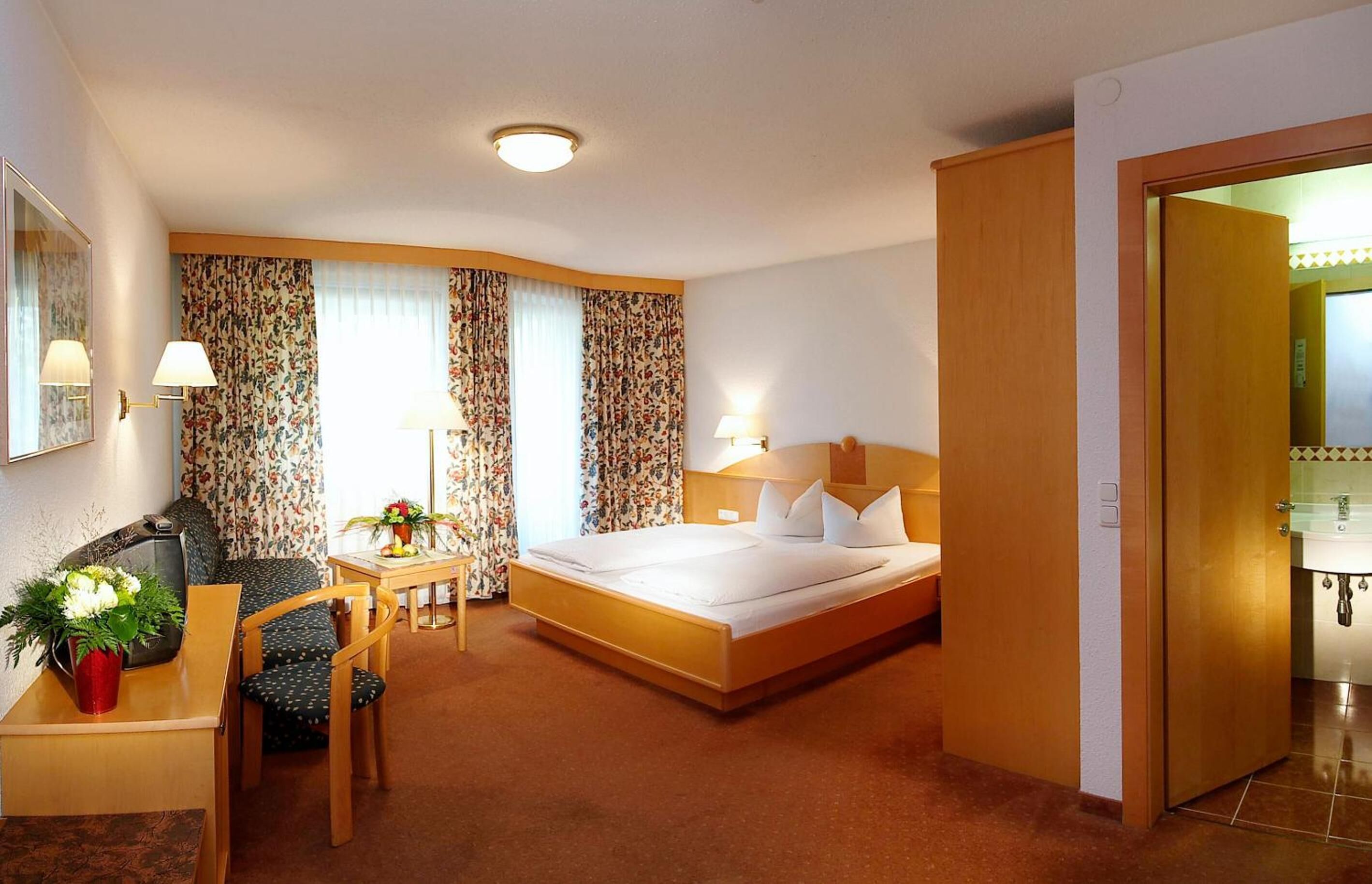 in-room safe, desk, free wifi, bed sheets