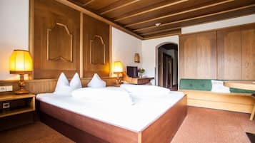 In-room safe, desk, free WiFi, bed sheets
