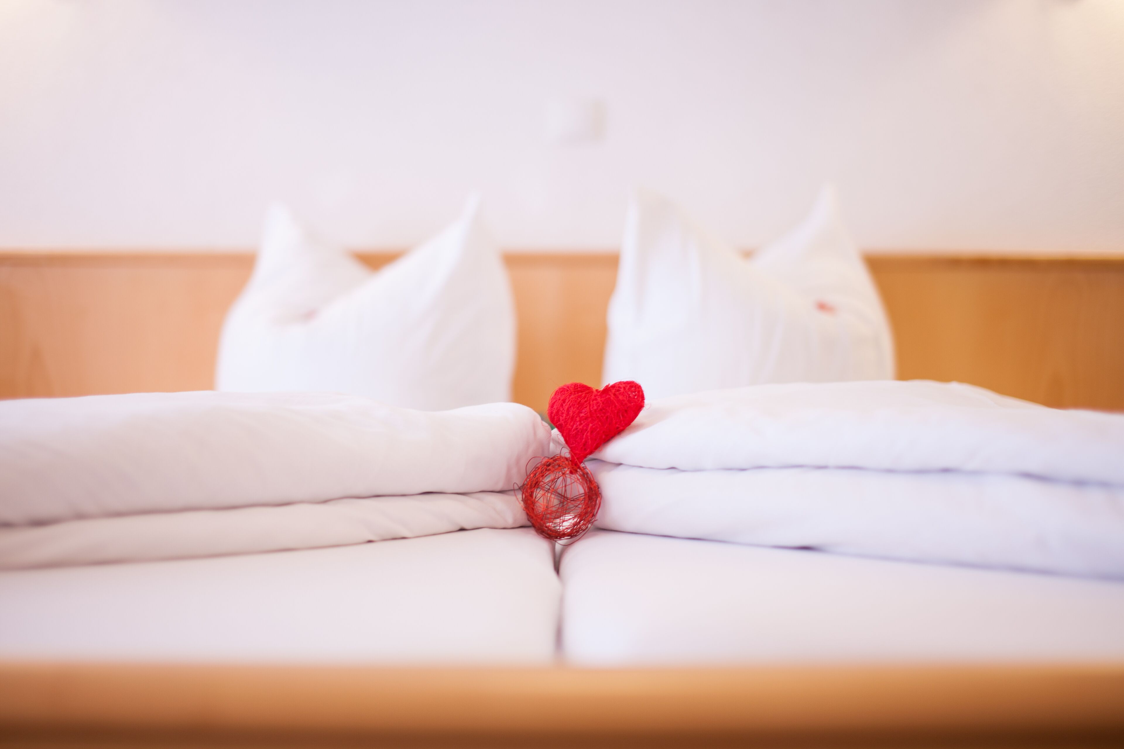 basic double room | in-room safe, desk, free wifi, bed sheets