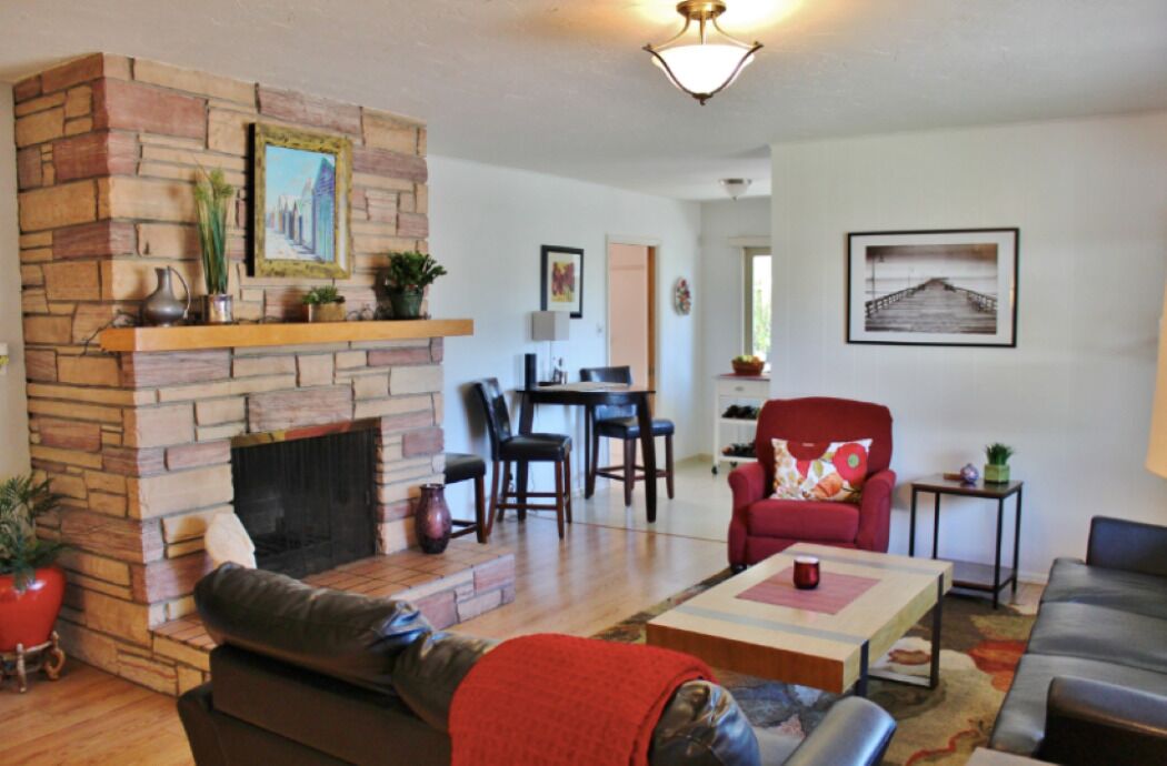 Great Spacious  2+2 Home . Perfect for relocation or extended stays
