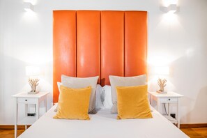 Deluxe Apartment, 2 Bedrooms, Balcony | 2 bedrooms, free WiFi, bed sheets - Trevi Queen Apartments (Rome)