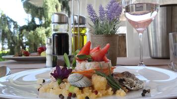 Inbegriffenes kontinentales Frühstück