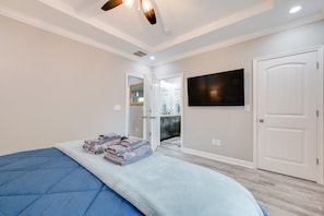 3 bedrooms, iron/ironing board, WiFi (free), bed sheets - Vacation Homes at Buckroe Beach! Sleeps 10 (Hampton)
