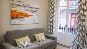 Superior Apartment | Living room - Apartamentos Alaia (Bilbao)