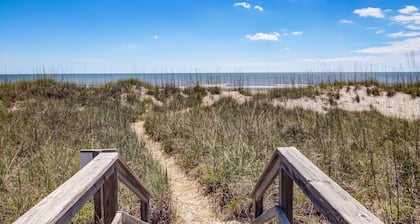 Oceanfront | Spacious Deck | Beautiful Views | Seagate Condo