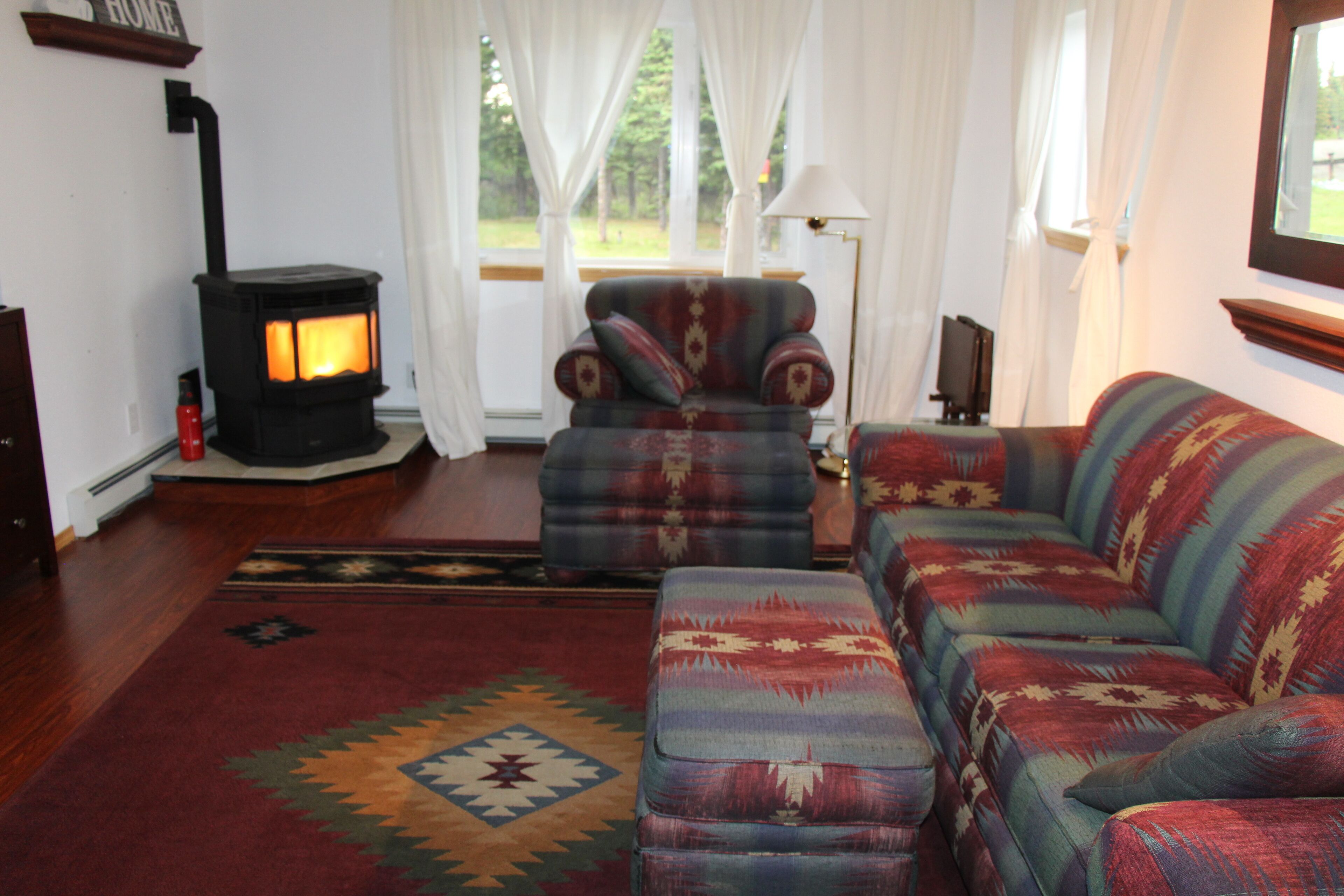 Smart TV, fireplace, books, offices