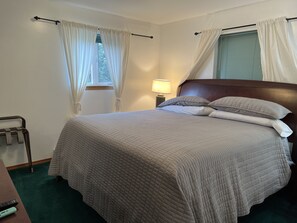 4 bedrooms, desk, iron/ironing board, travel crib - Great views from A Second Home in Denali, vacation rental, close to the Park!
 (Healy)