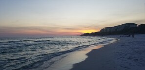 Beach nearby, sun-loungers, beach towels