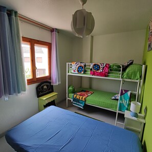 3 chambres, lit de bébé portatif, accès au Wi-Fi (inclus)